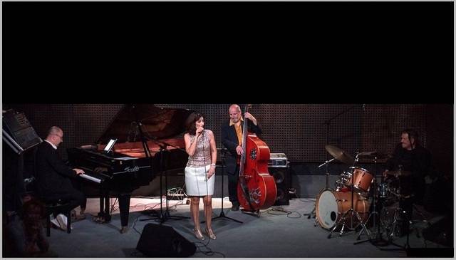 Nadine Cohen & Da House Trio